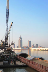 Barge Unloading at the Port of Mobile Barge Unloading at the Port of Mobile